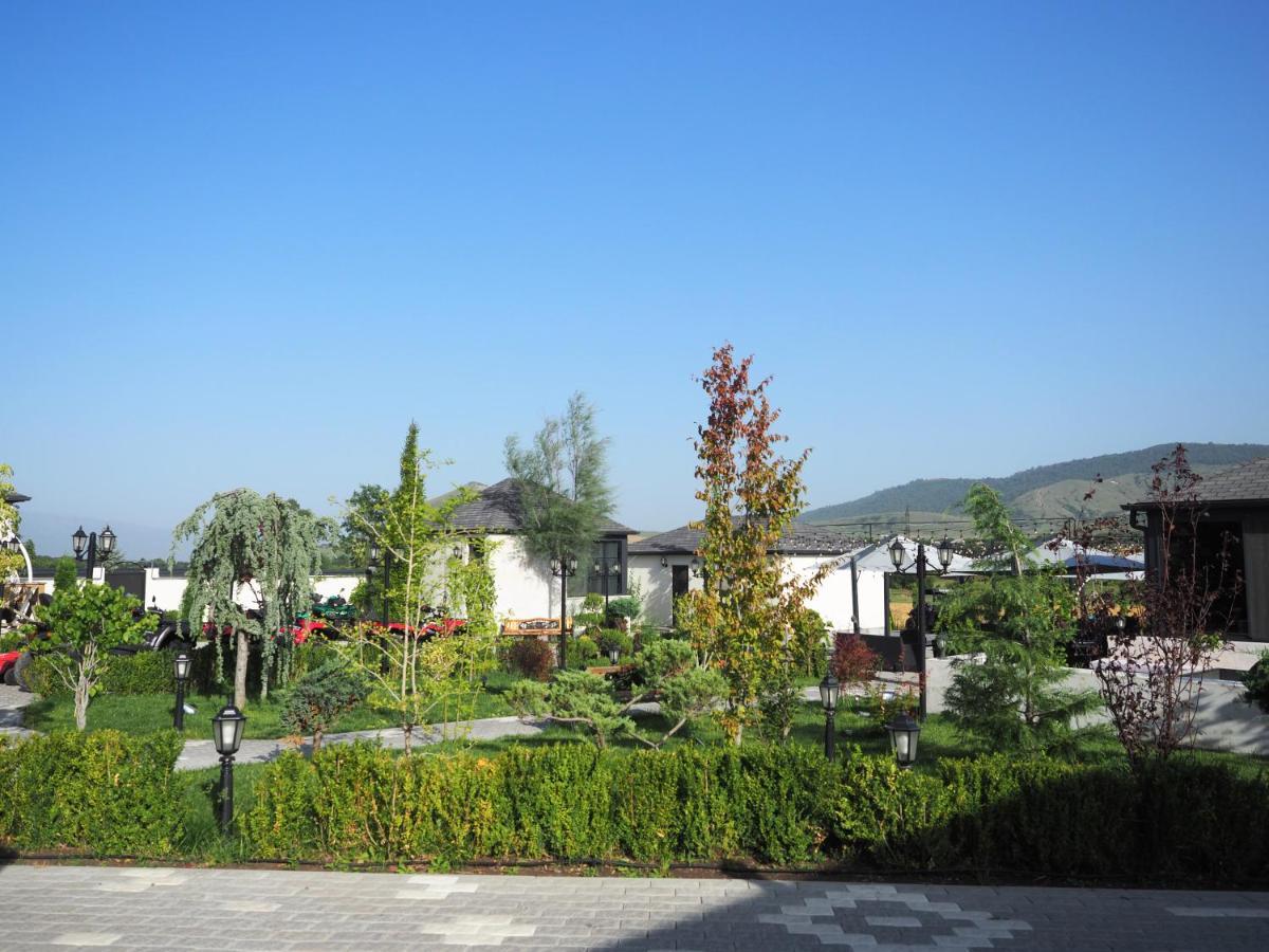Gyulagarak V&V Hotel מראה חיצוני תמונה